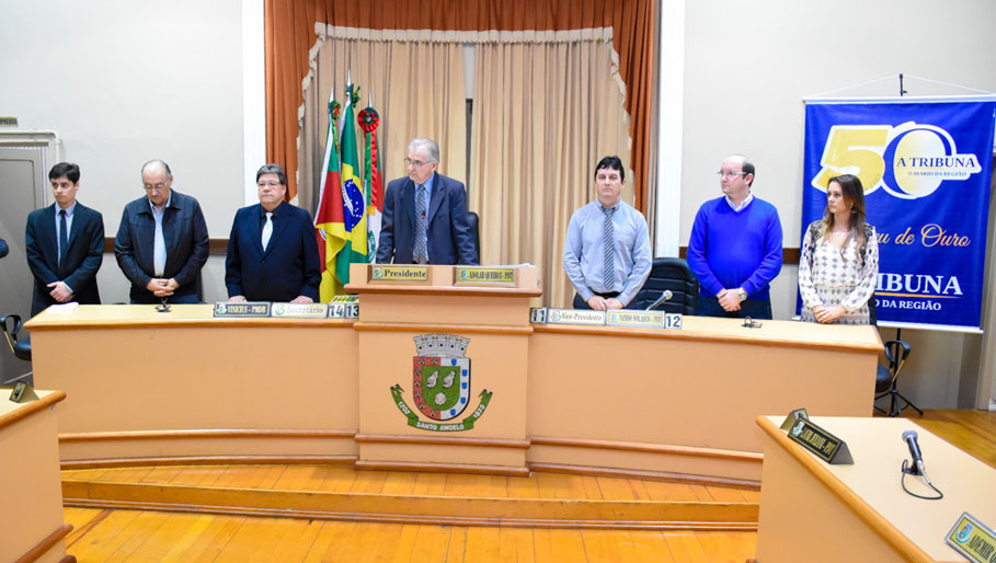 Legislativo realiza sessão solene alusiva aos 50 anos do Jornal A Tribuna Regional 