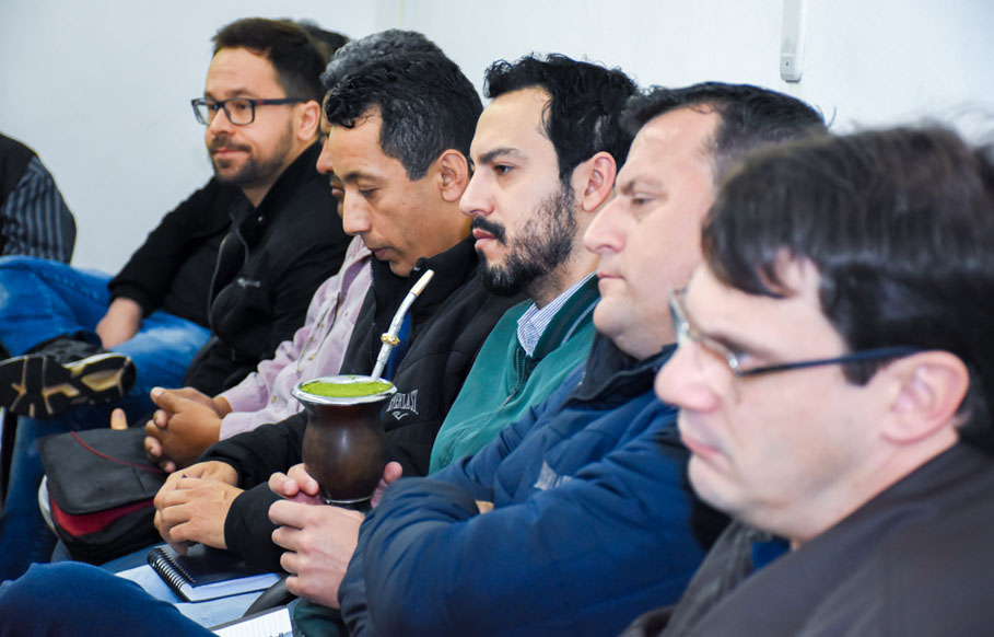 Vereadores promovem reunião com dirigentes do Hospital Santo Ângelo