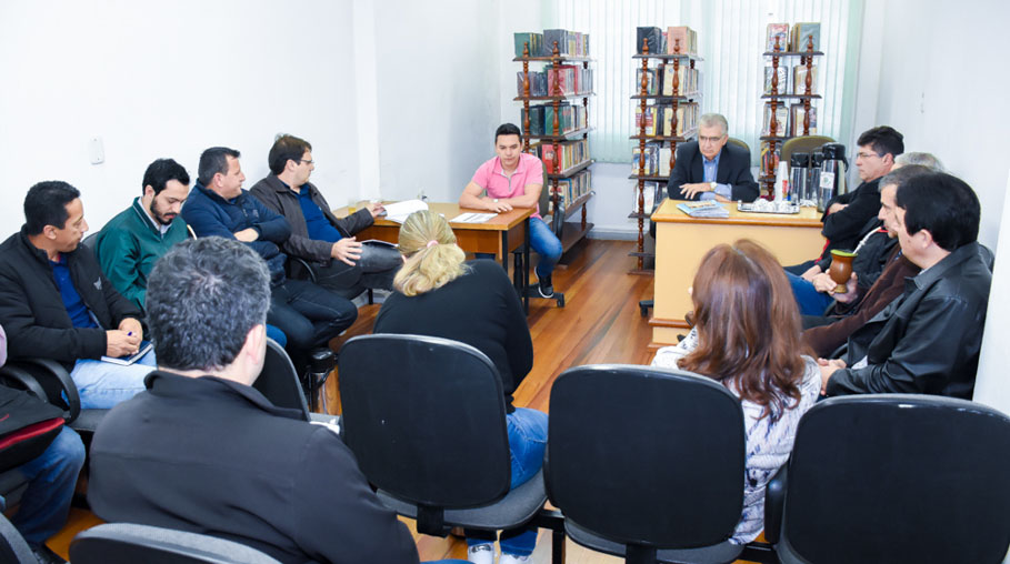 Vereadores promovem reunião com dirigentes do Hospital Santo Ângelo