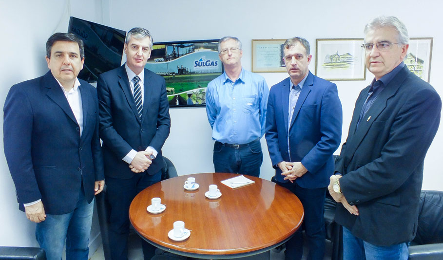 Em Porto Alegre, comitiva busca alternativas para fortalecer serviços do Hospital Santo Ângelo 