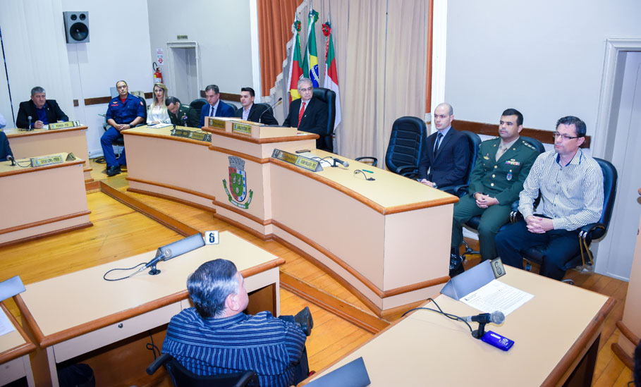 Em ato solene, Legislativo de Santo Ângelo presta homenagem alusiva ao Dia da Independência do Brasil 