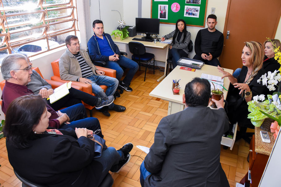 Lideranças e entidades trabalham na organização do Natal Cidade dos Anjos