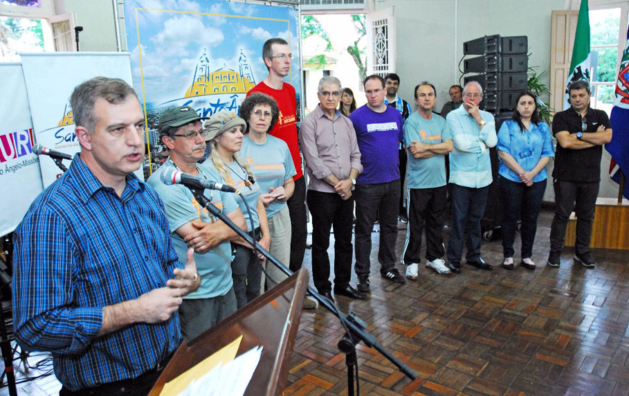Autoridades recepcionam participantes da 1° Caminhada Internacional do Caminho das Missões