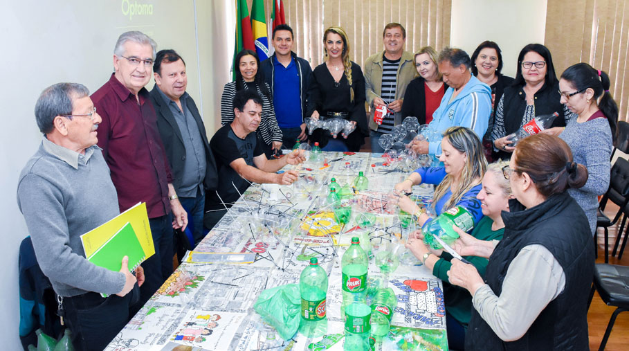 Lideranças e entidades trabalham na organização do Natal Cidade dos Anjos