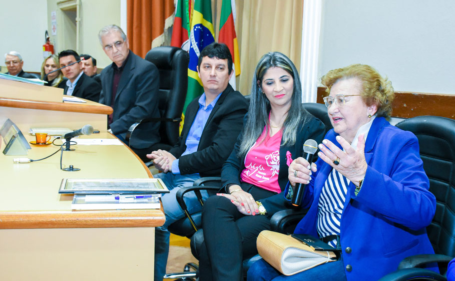 Poder Legislativo presta homenagem à Liga Feminina de Combate ao Câncer de Santo Ângelo 