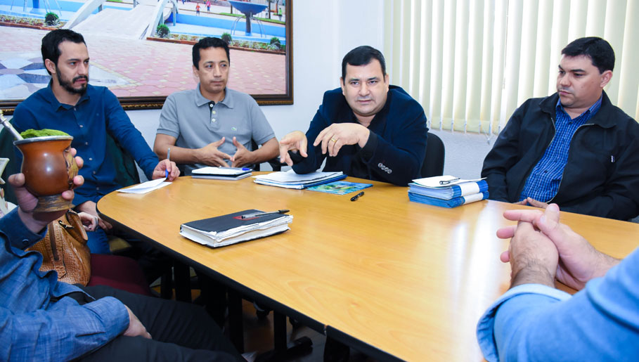 Reunião na Câmara debate andamento das obras da CORSAN no Município