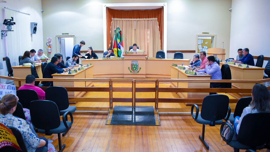 Vereadores aprovam a inclusão de cinco novos cargos no quadro geral de servidores municipais