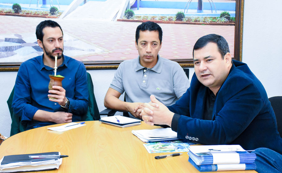 Reunião na Câmara debate andamento das obras da CORSAN no Município