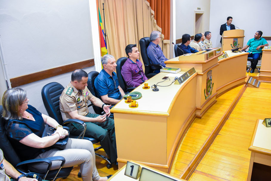 Legislativo realiza sessão especial em comemoração aos 180 anos da Brigada Militar 