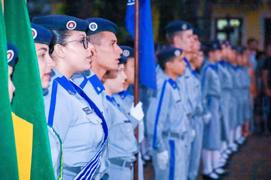 Legislativo de Santo Ângelo acompanha formatura dos alunos do Colégio Tiradentes 