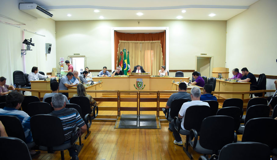 Aprovado o projeto que autoriza o município a firmar aditivo de contrato com a Corsan