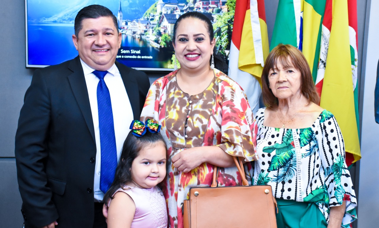 Presidente do Legislativo Everaldo de Oliveira assume Executivo