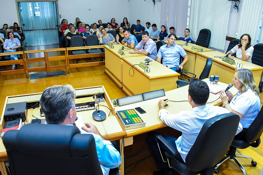 VEREADORES SE MOBILIZAM JUNTO À COMUNIDADE PELA PERMANÊNCIA DA 14ª CRE EM SANTO ÂNGELO