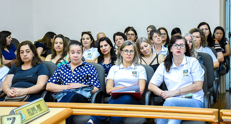 VEREADORES SE MOBILIZAM JUNTO À COMUNIDADE PELA PERMANÊNCIA DA 14ª CRE EM SANTO ÂNGELO