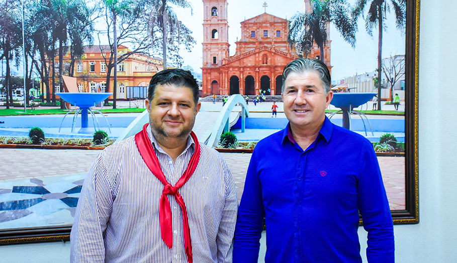 PRESIDENTE DA ASSETRASA VISITA LEGISLATIVO MUNICIPAL