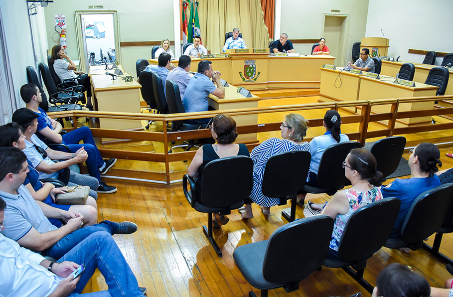 VEREADORES SE MOBILIZAM JUNTO À COMUNIDADE PELA PERMANÊNCIA DA 14ª CRE EM SANTO ÂNGELO