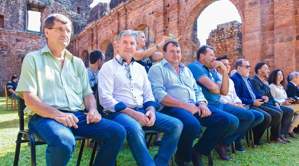 Legislativo presente em evento que celebrou investimentos para a cultura e o turismo missioneiro