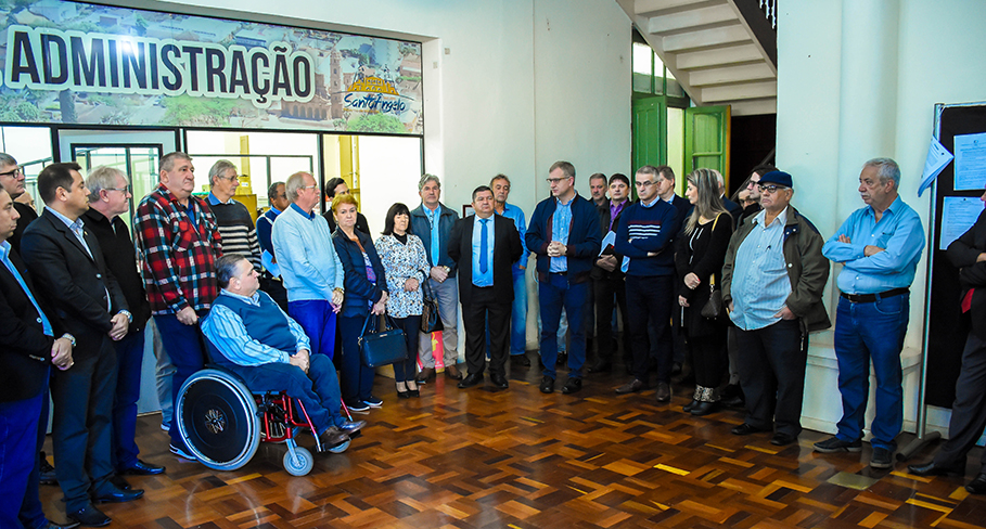 Everaldo de Oliveira assume a Secretaria da Assistência Social e  vereador Lauri Juliani retorna ao Legislativo