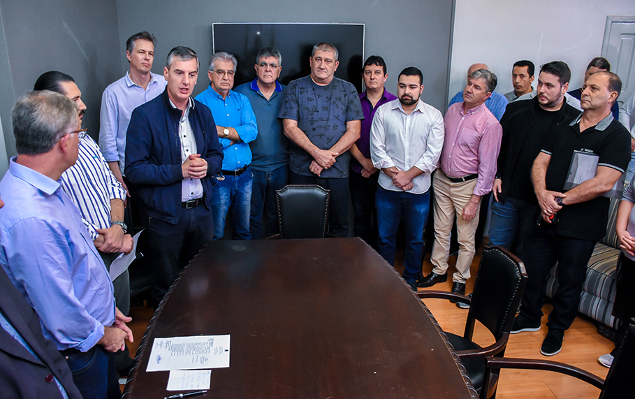 Governo Municipal autoriza início do asfaltamento de 30 quadras