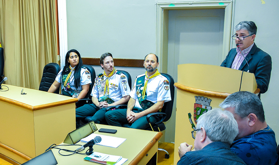 Clube dos Desbravadores da IASD recebe homenagem do Poder Legislativo