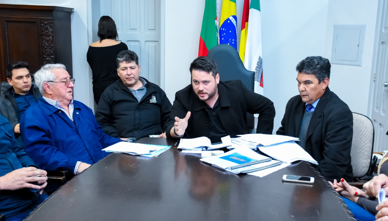 Reunião no Poder Executivo debate situação do HSA