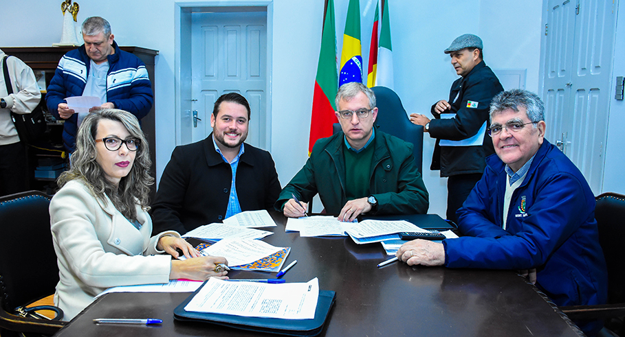 Governo Municipal assina contrato de R$ 4 milhões com a Caixa Econômica Federal