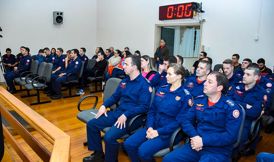 Bombeiros são homenageados pelo seu dia em Sessão Especial