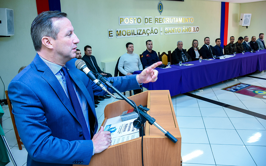 Exército Brasileiro é homenageado em Sessão Solene