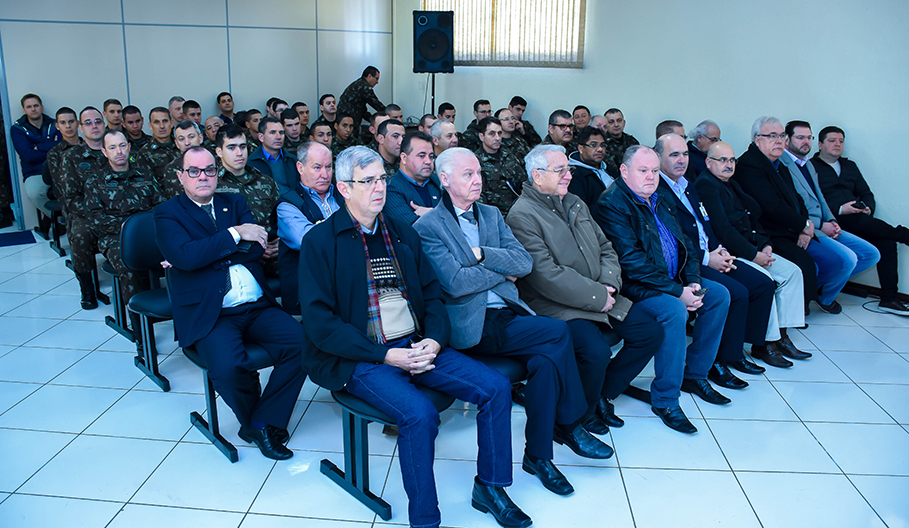 Exército Brasileiro é homenageado em Sessão Solene