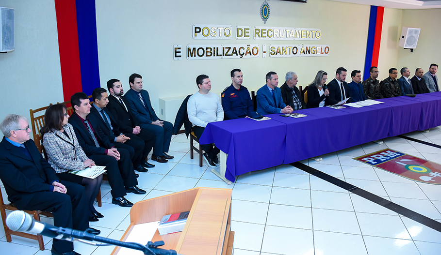 Exército Brasileiro é homenageado em Sessão Solene