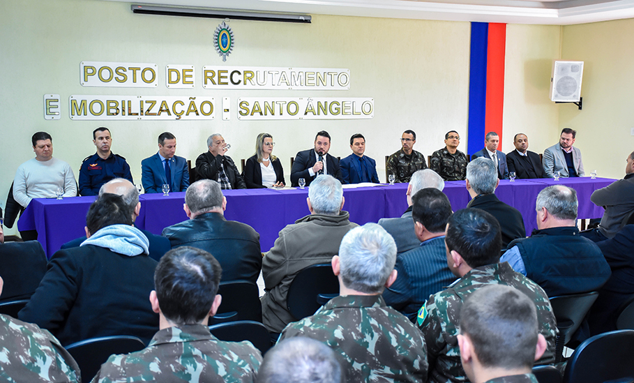 Exército Brasileiro é homenageado em Sessão Solene