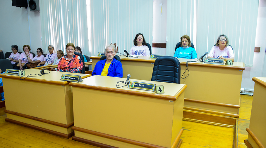 Sessão Especial “Vereador por um dia - Idoso” é realizada no Legislativo