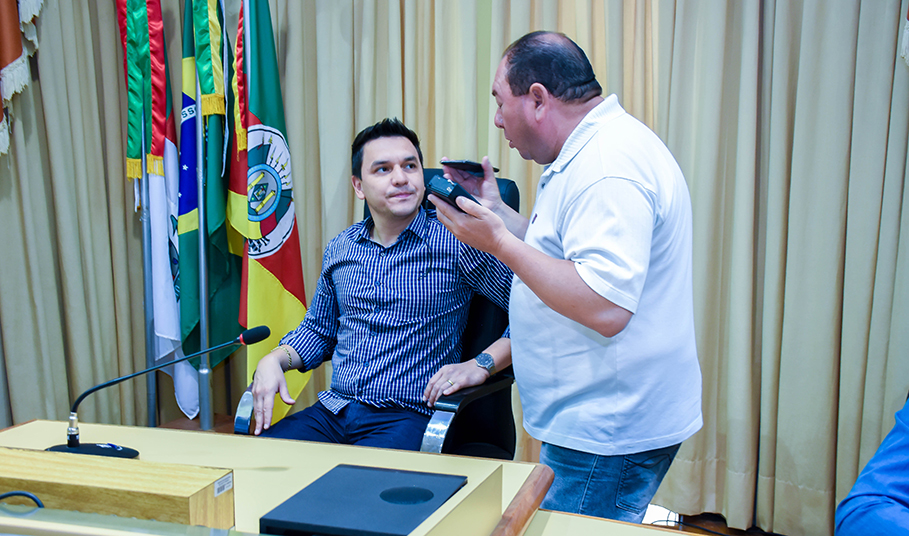 Reunião debate abertura do comércio aos domingos