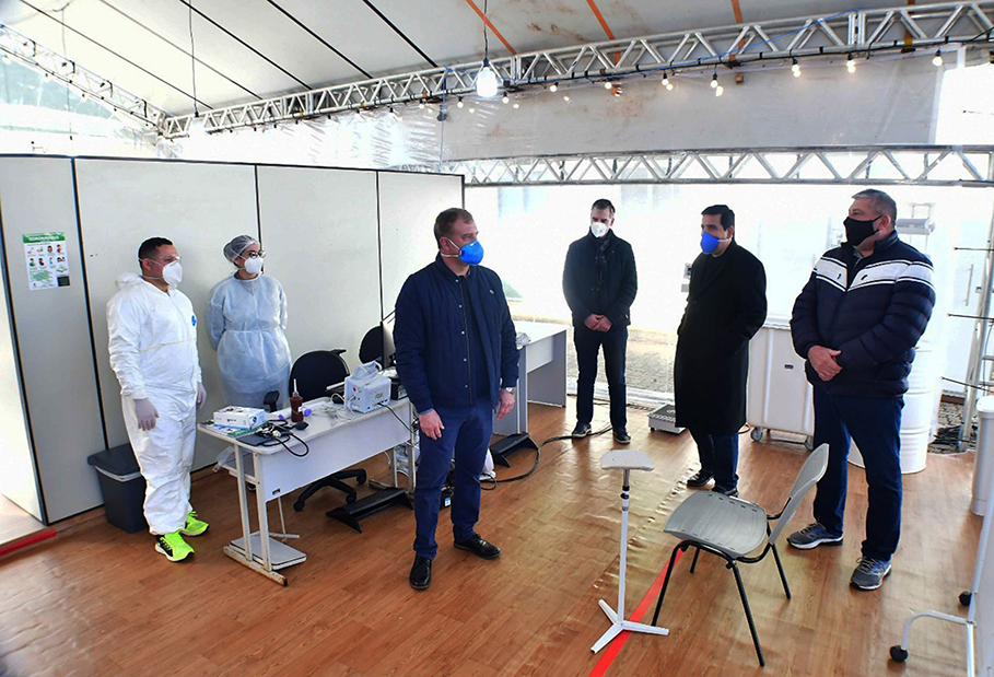 Inaugura o Centro de Atendimento ao COVID- 19