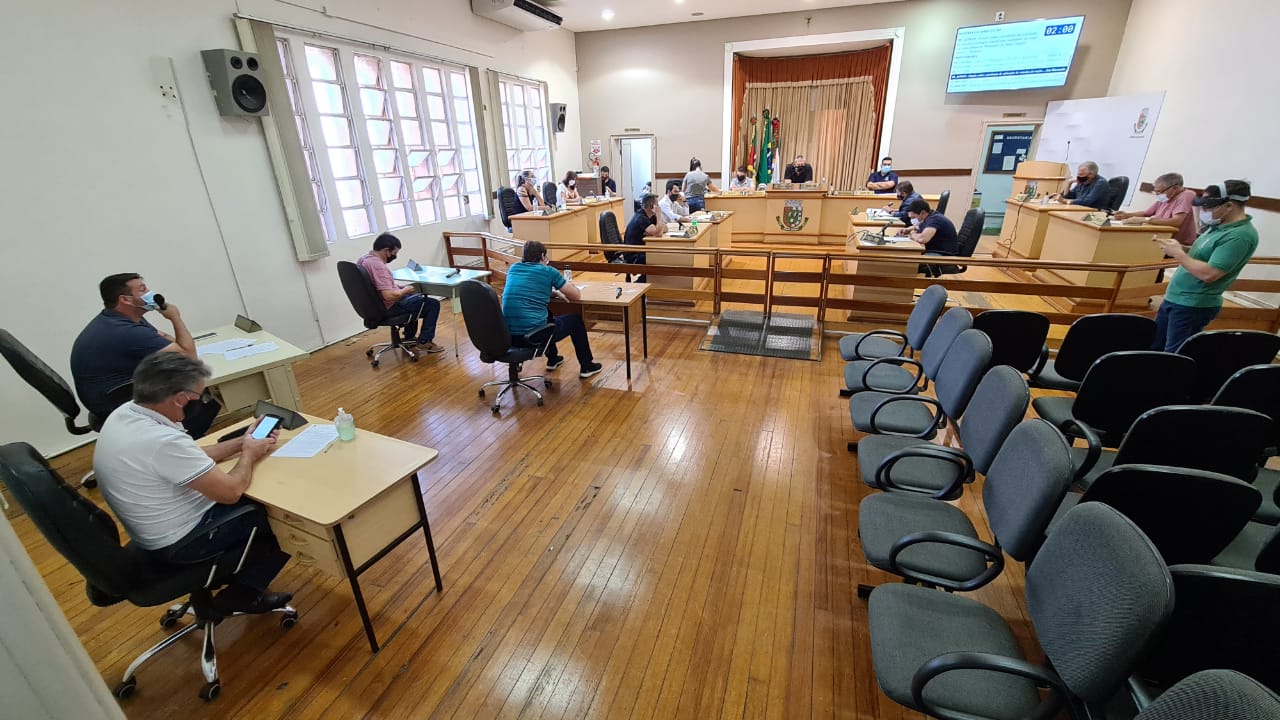 Sessão Ordinária desta última segunda-feira, 21