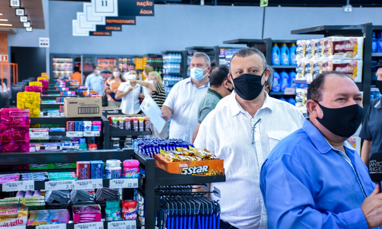 Poder Legislativo prestigia inauguração de novo empreendimento
