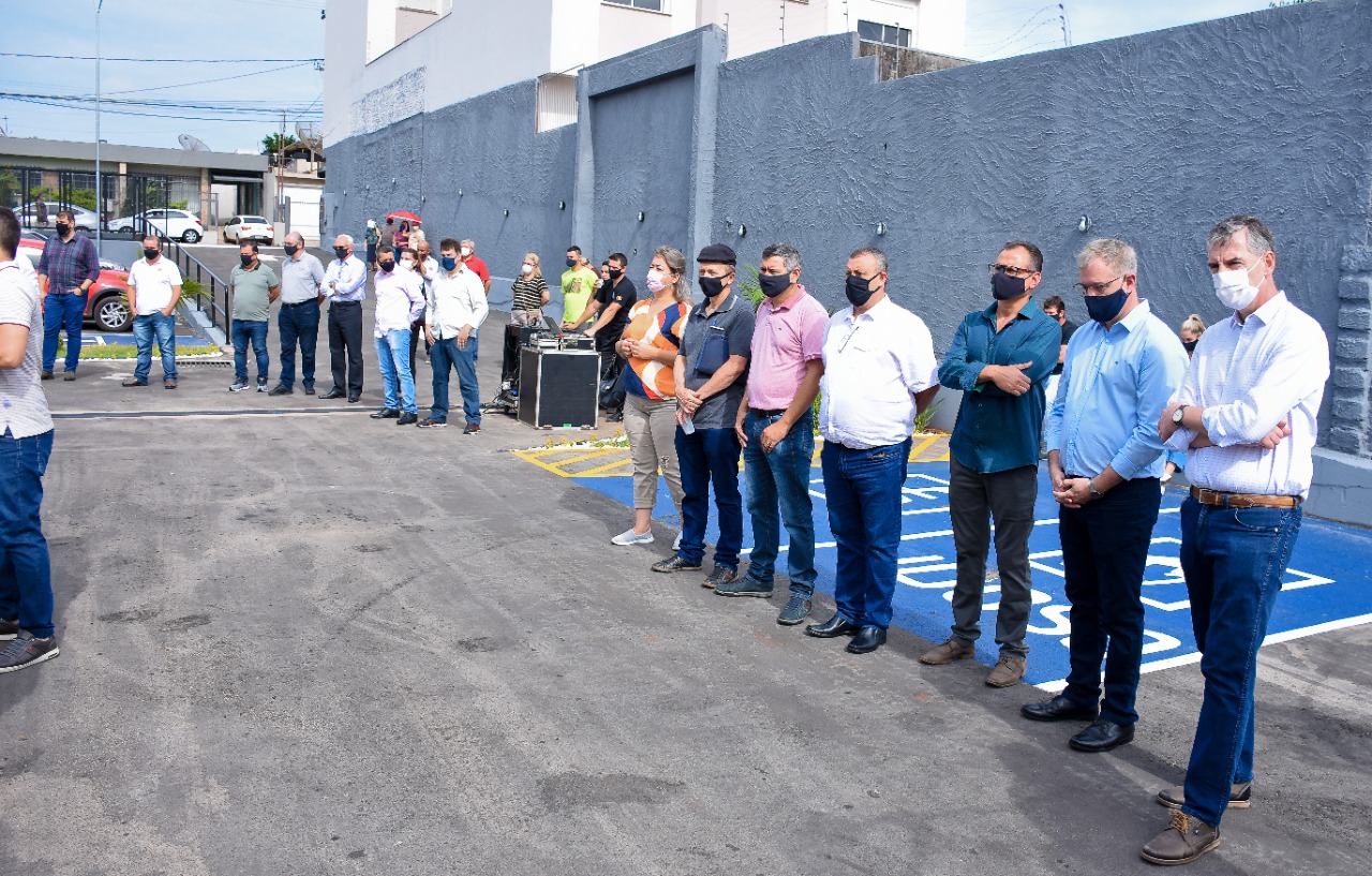 Poder Legislativo prestigia inauguração de novo empreendimento