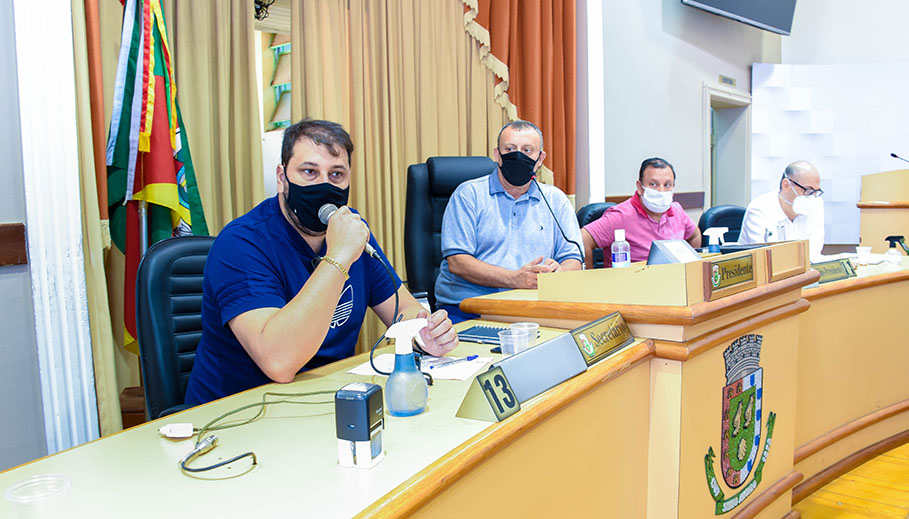 Comissão Especial debate retorno às aulas na Câmara de Vereadores
