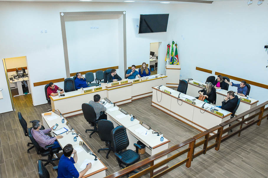 Legislativo recebe empresa Novo Mundo para tratar sobre questionamentos levantados em Plenário