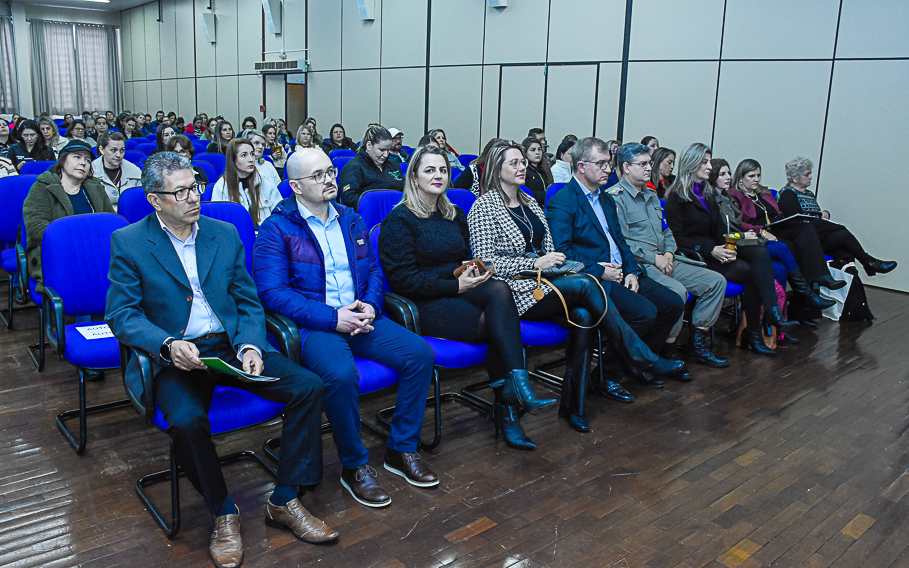 Câmara de Vereadores participa da abertura oficial do agosto Lilás