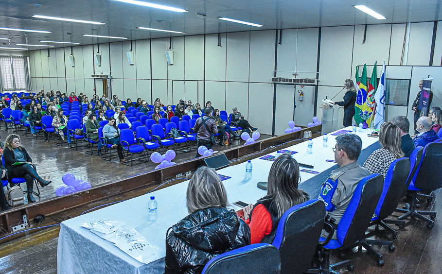 Câmara de Vereadores participa da abertura oficial do agosto Lilás
