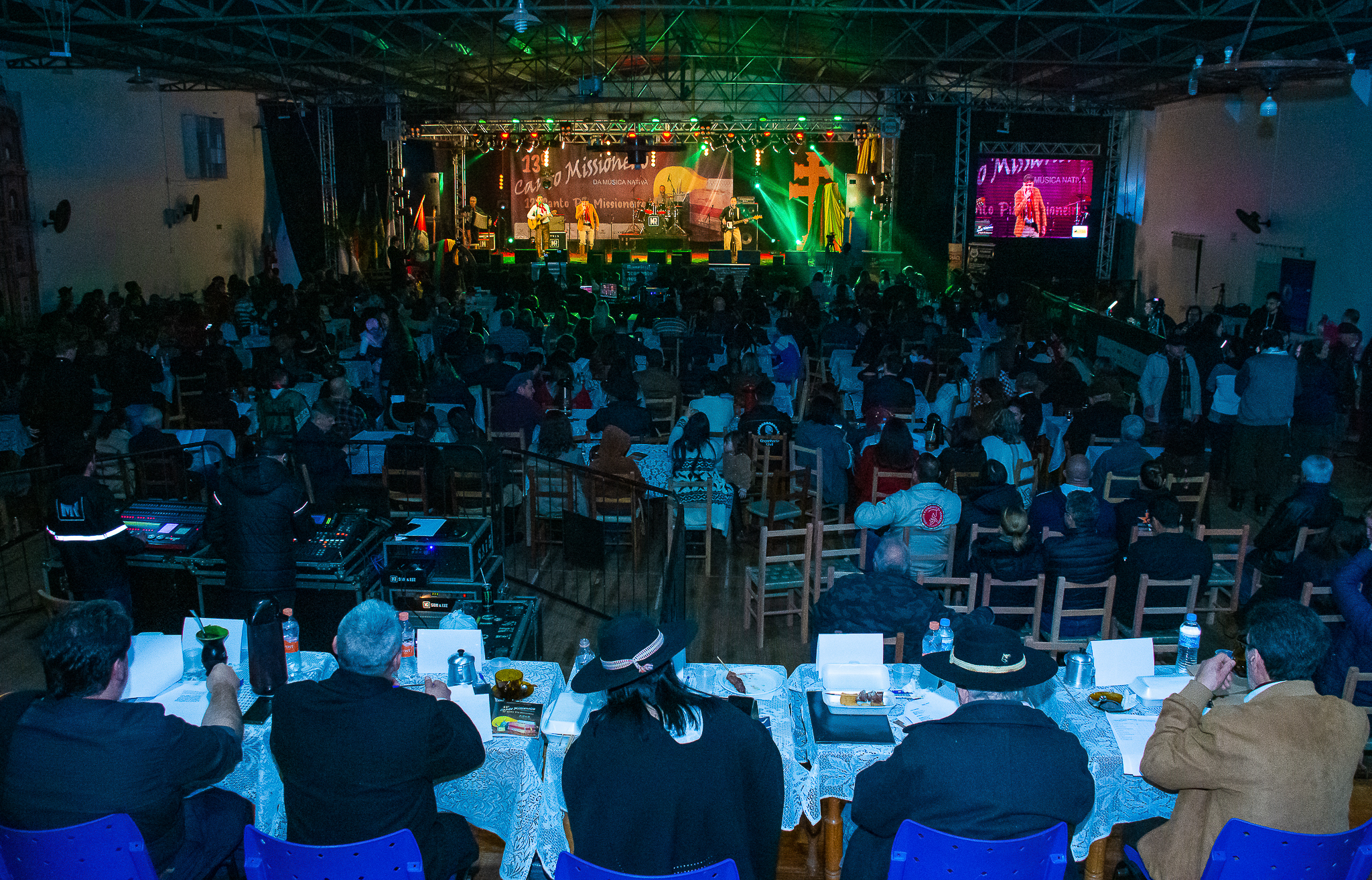 Legislativo prestigia a abertura do 13º Canto Missioneiro da Música Nativista 