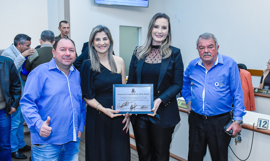 Rádio Santo Ângelo recebe homenagem do Legislativo pelos 75 anos de atuação