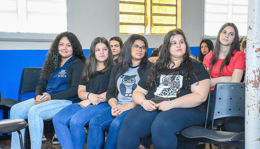 Procuradoria da Mulher realiza palestra sobre o papel da mulher na sociedade atual