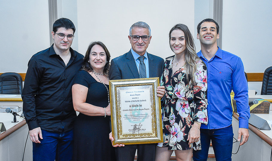 Legislativo santo angelense concede Título de Cidadão Honorário para o senhor Luís Carlos Rosa