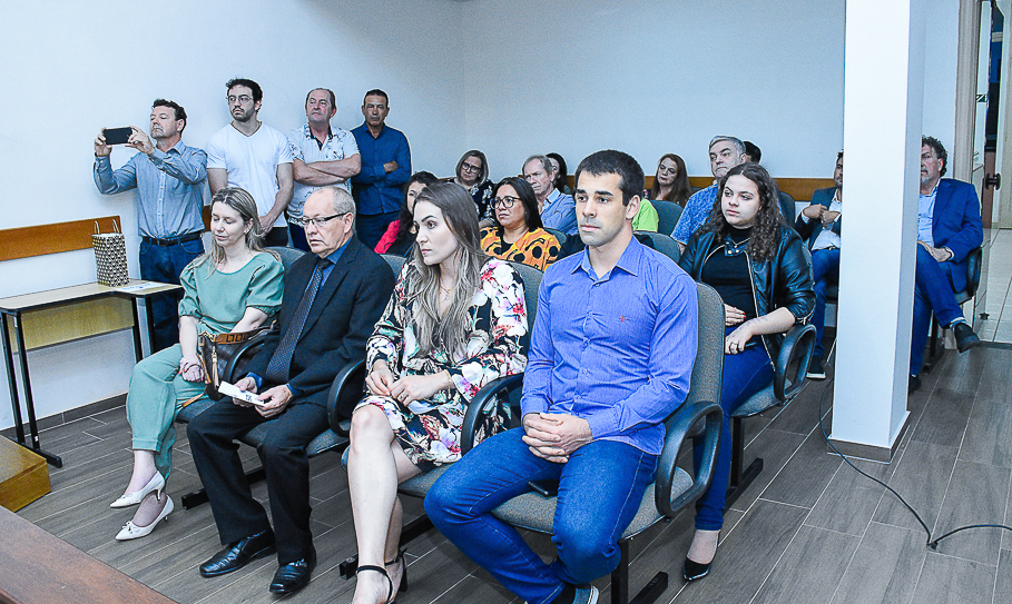 Legislativo santo angelense concede Título de Cidadão Honorário para o senhor Luís Carlos Rosa