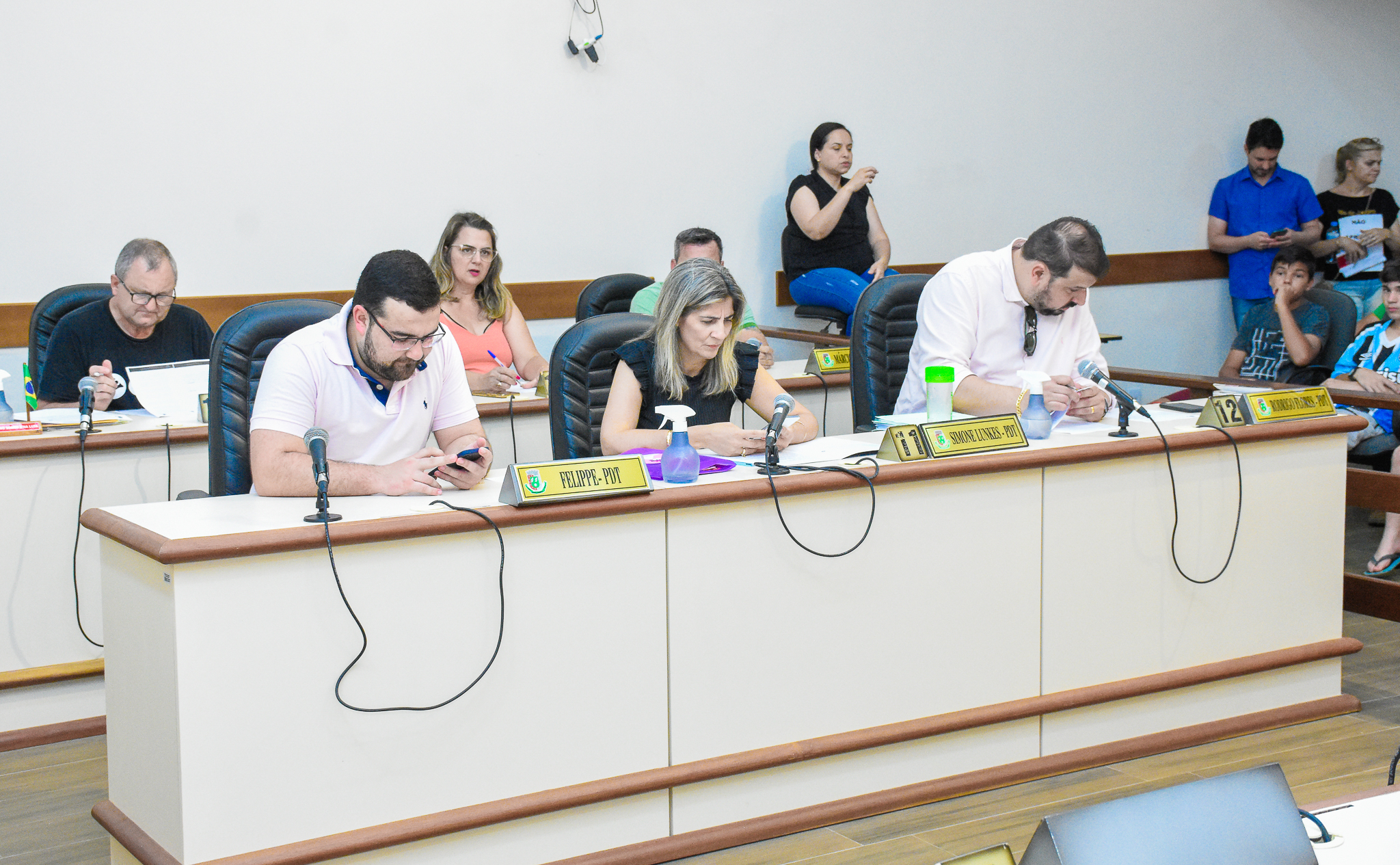 Legislativo aprova projeto de lei que trata sobre o regime jurídico dos servidores públicos municipais