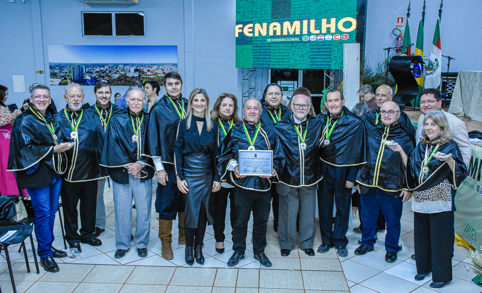 Legislativo realizou sessão especial em homenagem aos 30 anos da Academia Santo-Angelense de Letras 