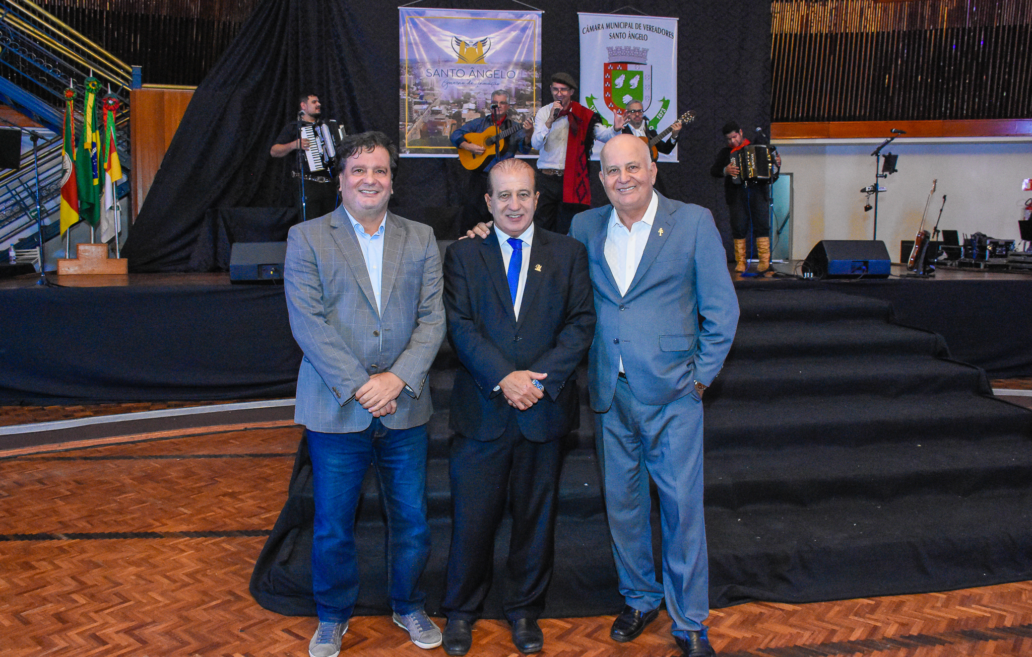 Poder Legislativo de Santo Ângelo realizou sessão solene em homenagem ao Ministro João Augusto Nardes e ex-vereadores 