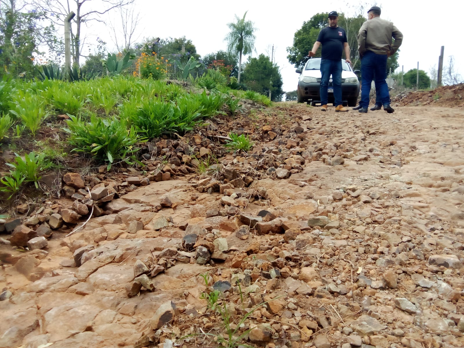Presidente Carlos Gonçalves faz visita em área rural do município